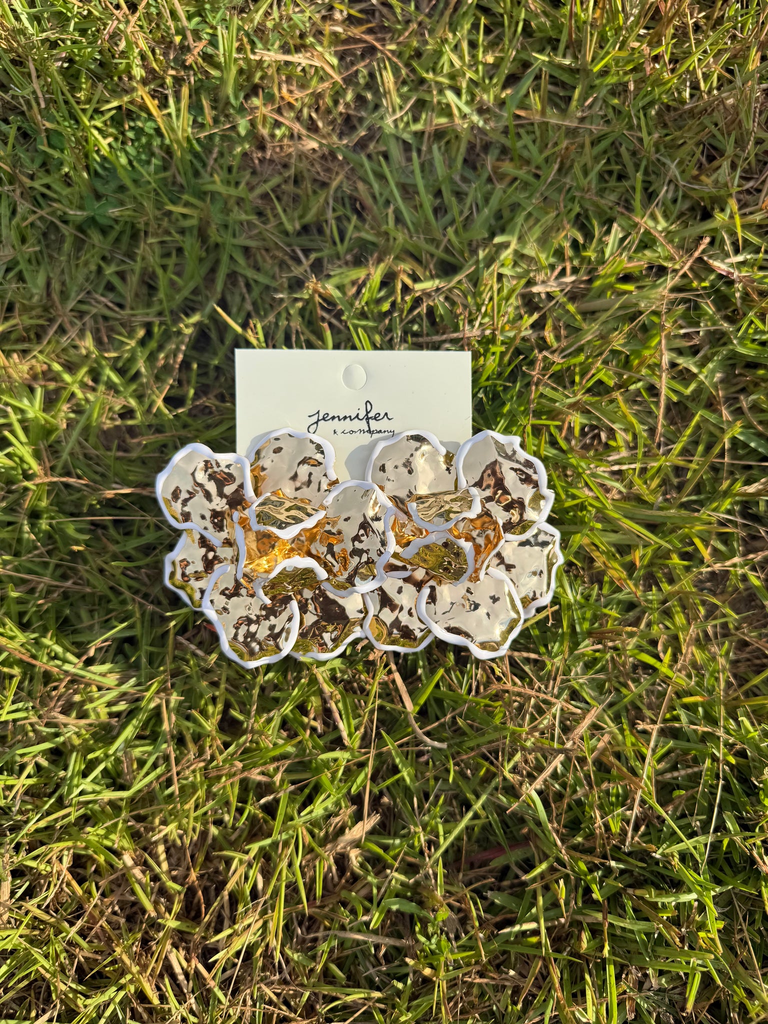 Petal Paradise (White/Gold)